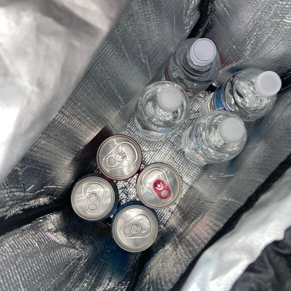 Dean & Deluca Black Insulated Cooler Bag / Tote - 14” x 11.5” x 5.25” - Picture 8 of 9